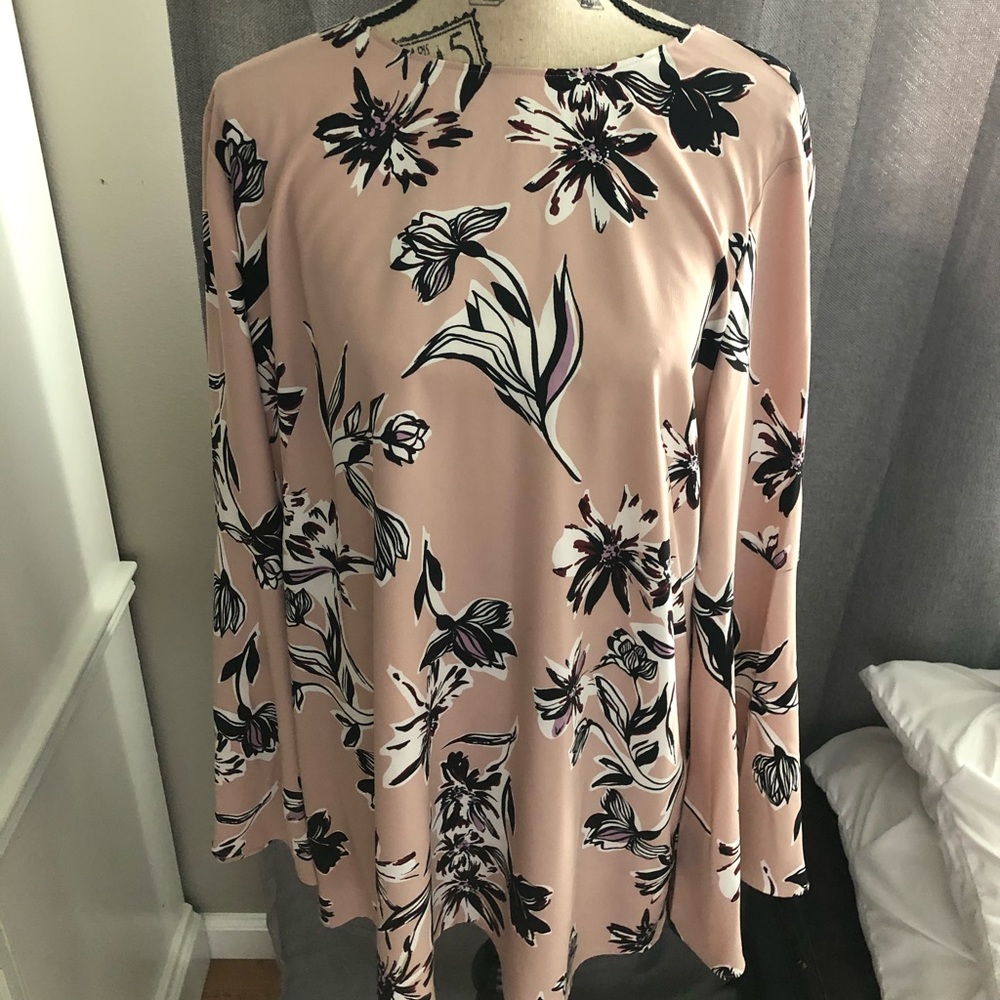 Halogen tunic top size XL with black bow in back